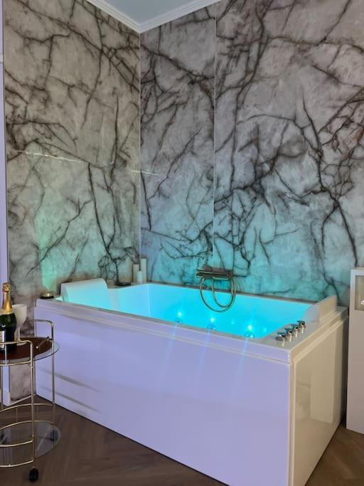 Les Chambres D Excellence Spa セット エクステリア 写真