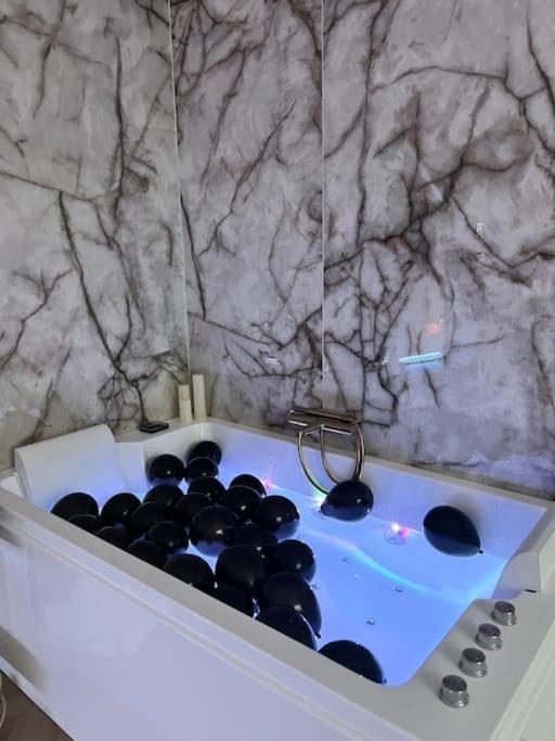 Les Chambres D Excellence Spa セット エクステリア 写真