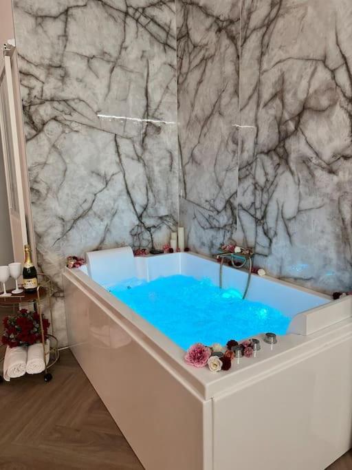 Les Chambres D Excellence Spa セット エクステリア 写真